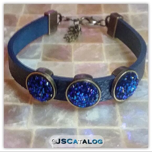 💙 Druzy Cabochon On PU Leather Band Bracelet - Picture 1 of 3